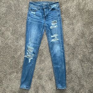 AE distressed jegging